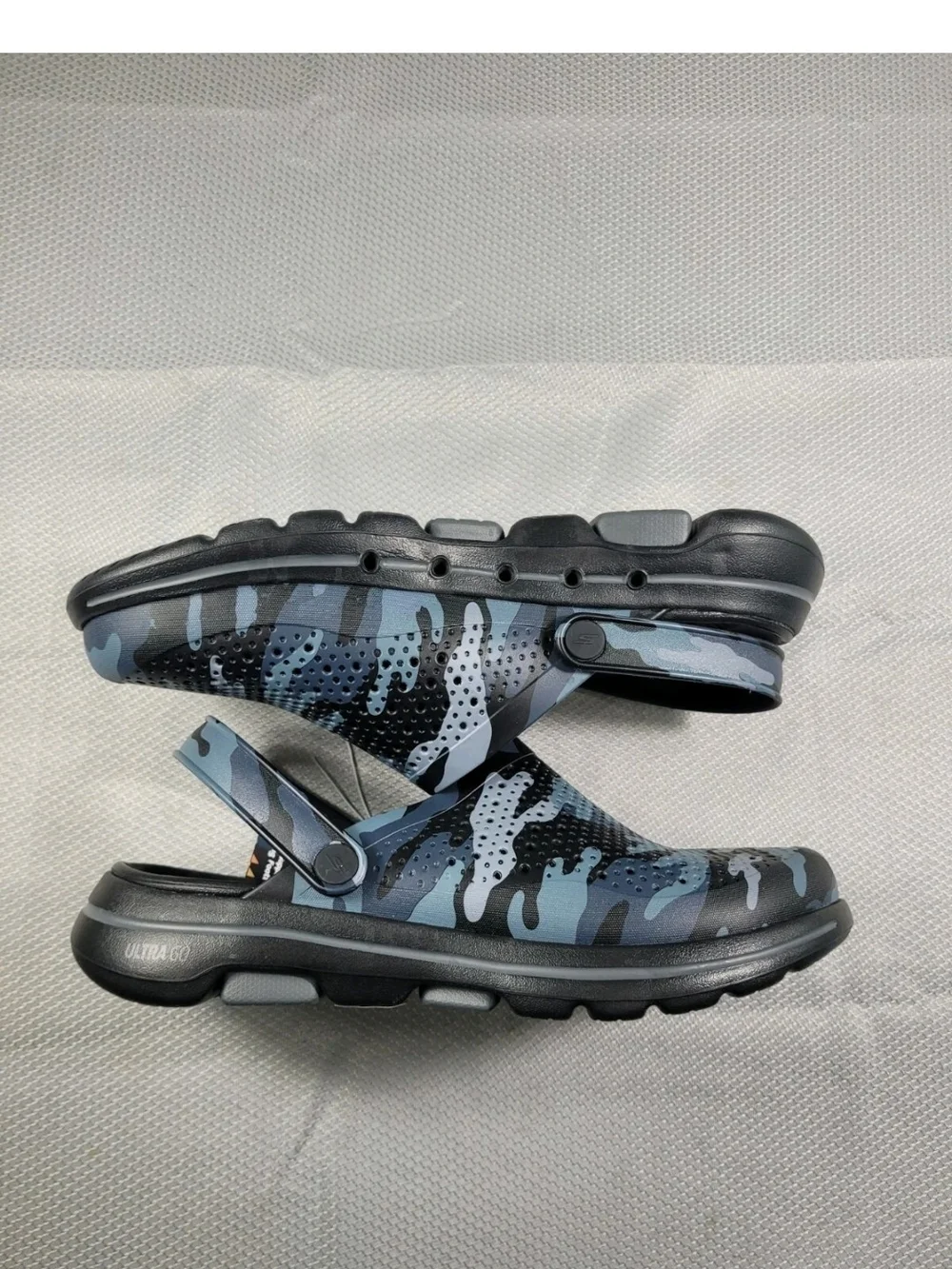Skechers  Go Walk 5 Hideout Mens Size 9.5  Camo Clogs Shoes NWT